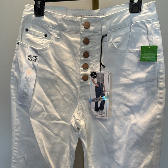 Tinseltown White high rise Flare Button fly jeans NWT 7/28 - Picture 3 of 11